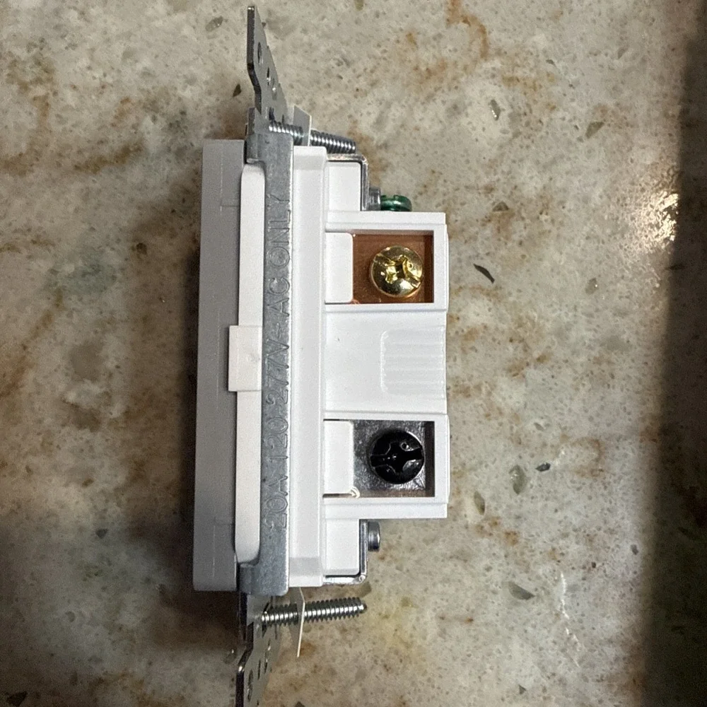 X‎ Series 20-Amp Single Pole/ 3-Way Rocker Switch Back Wire Light Switch Matte